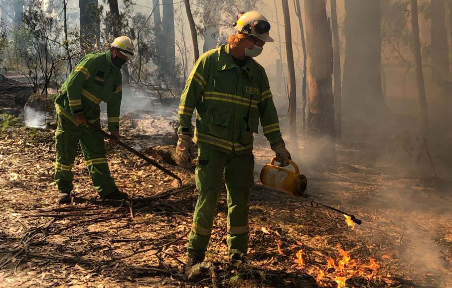 Lorne planned burn ground crew