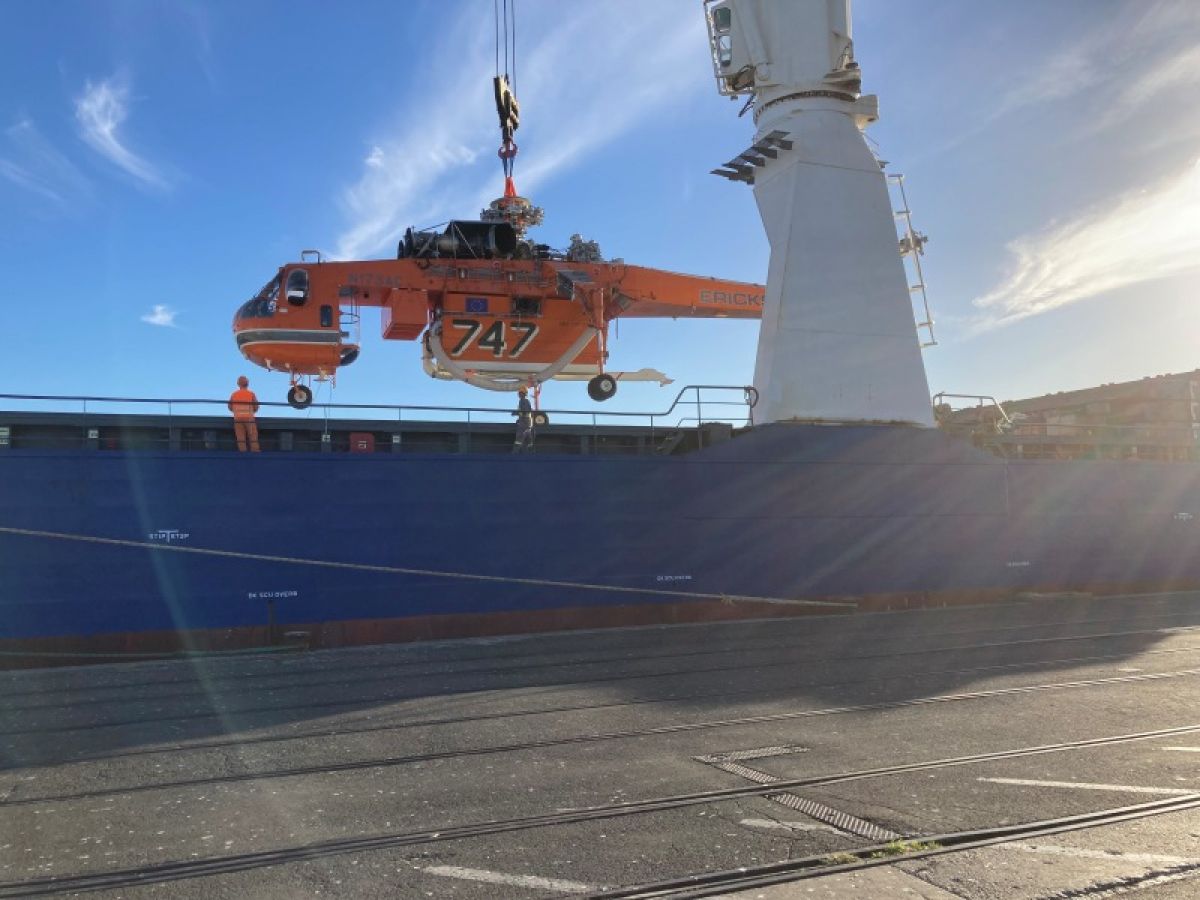 Aircrane 'Christine' lifted from ship with a crane