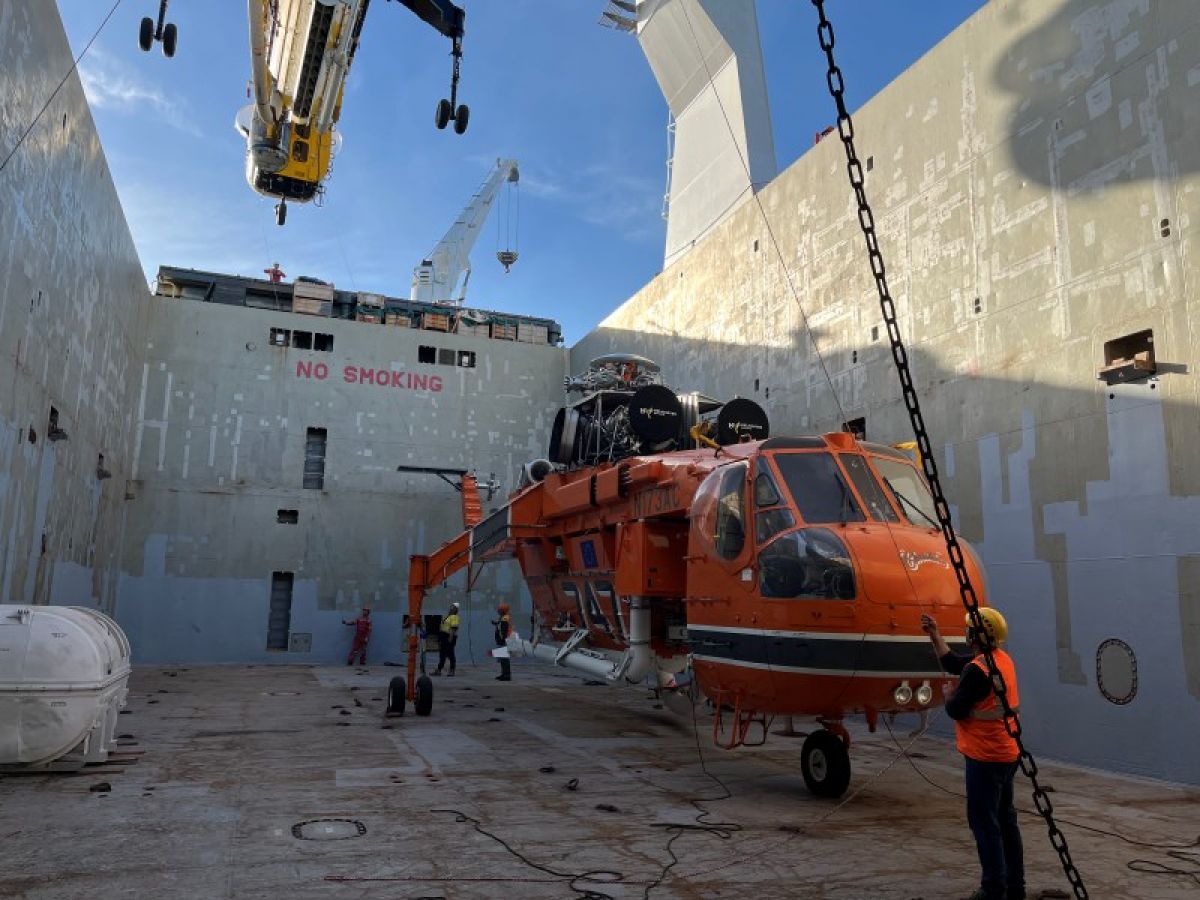 Aircrane 'Christine' in transport ship